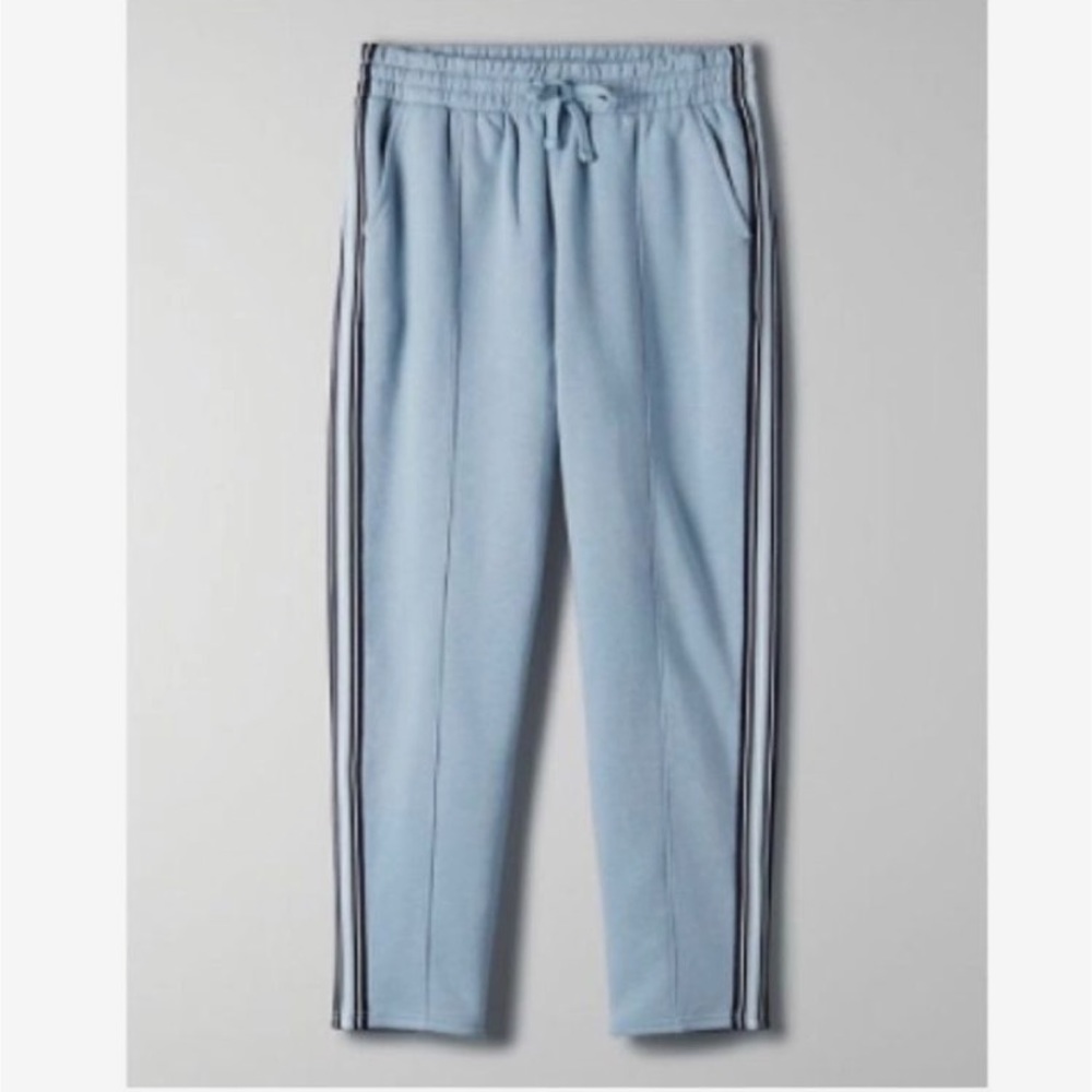Aritzia TNA the iconic sweatpants!!